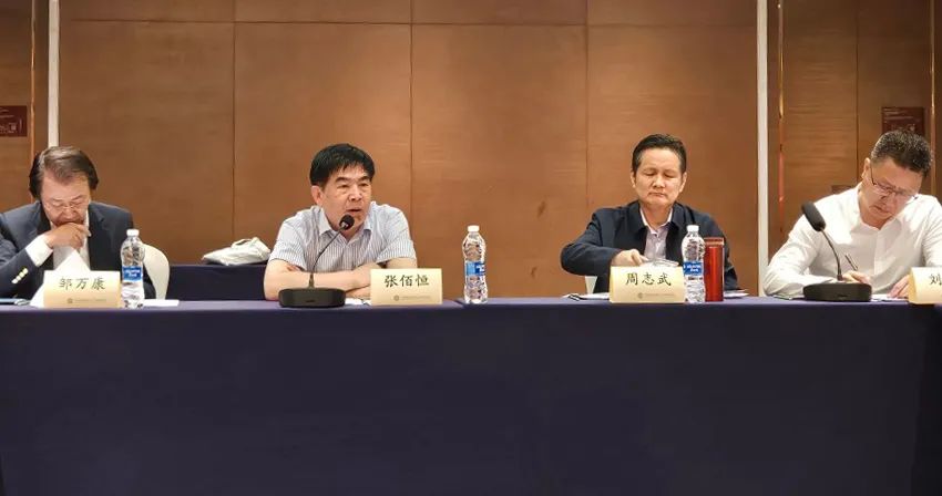 《太阳能光伏组件用减反射膜玻璃》行业标准讨论会在上海成功召开